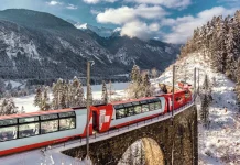 Doua rute de tren elvetiene drept cele mai frumoase din lume