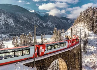 Doua rute de tren elvetiene drept cele mai frumoase din lume